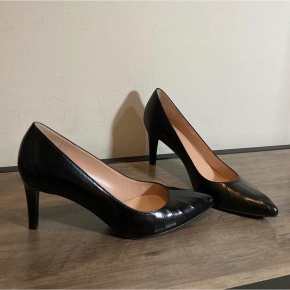 Stuart Weitzman Black Leather Pointed Toe Heels - Picture 16 of 17